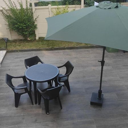 Écouen Joli Appartement De Vacances מראה חיצוני תמונה