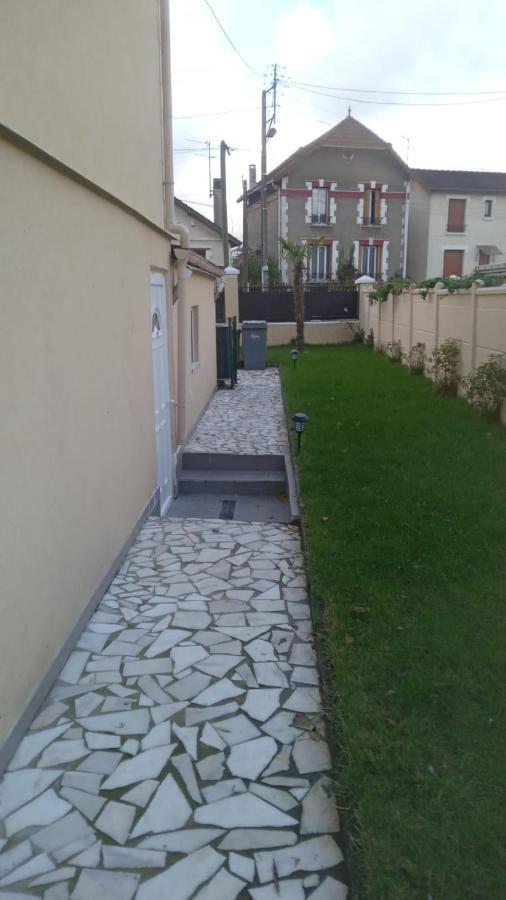 Écouen Joli Appartement De Vacances מראה חיצוני תמונה