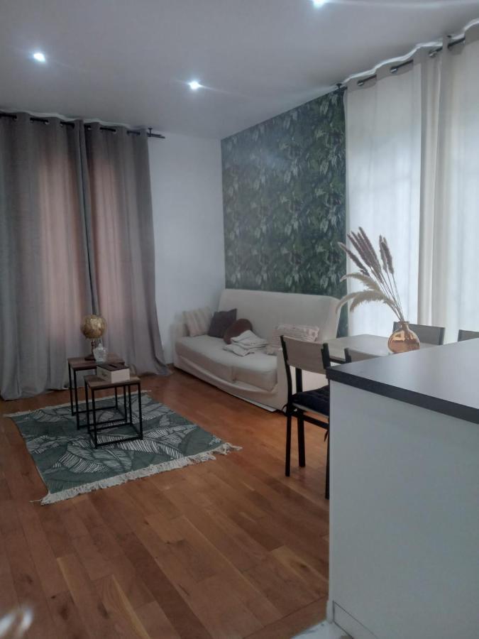 Écouen Joli Appartement De Vacances מראה חיצוני תמונה