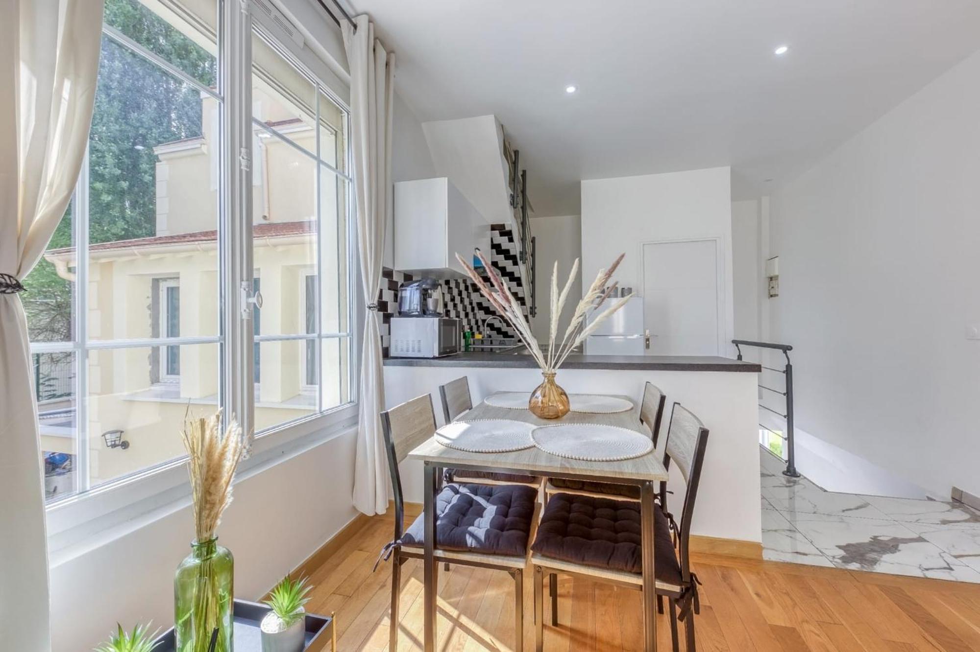 Écouen Joli Appartement De Vacances מראה חיצוני תמונה