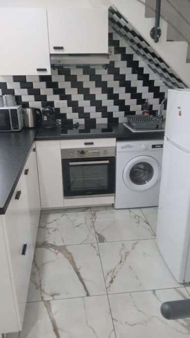 Écouen Joli Appartement De Vacances מראה חיצוני תמונה